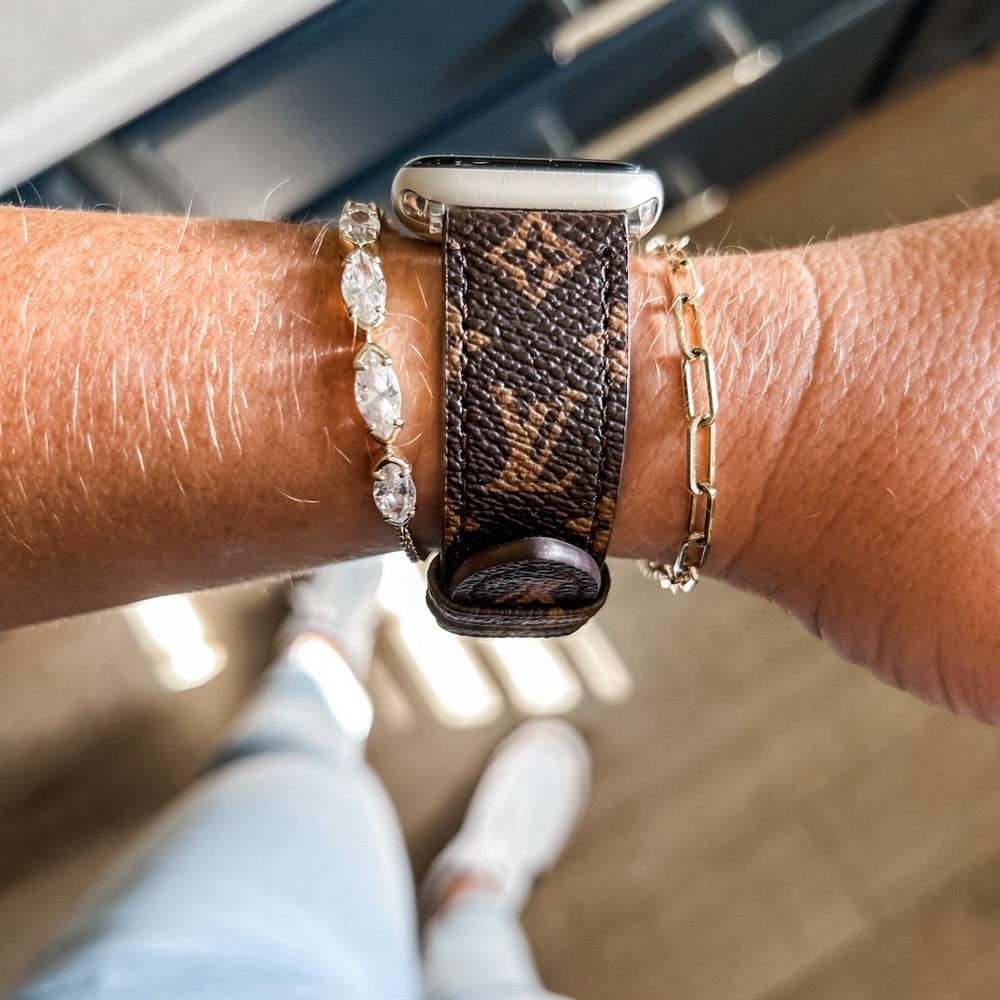 wrist band for Apple Watch
